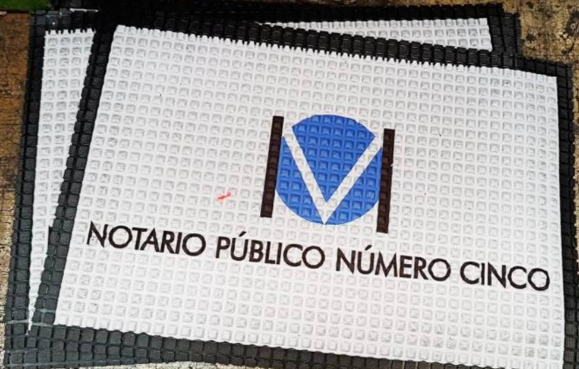 Tapete Publicitario de CUADROS con doble base de hule